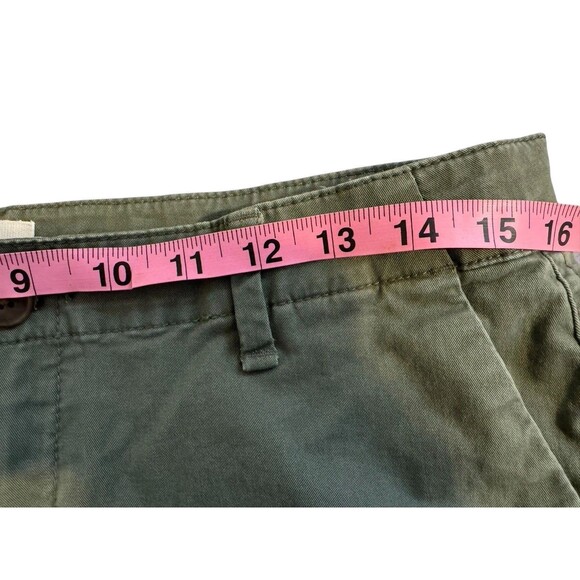 GAP Women’s 5" Khaki Chinos Shorts Size 8 Army green Stretch Preppy Vacation EUC - Picture 6 of 8